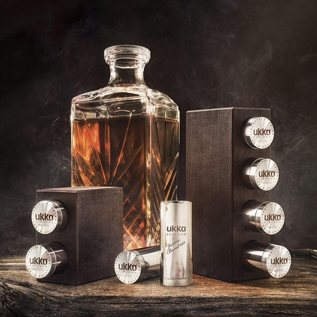 2441137-schnapps-